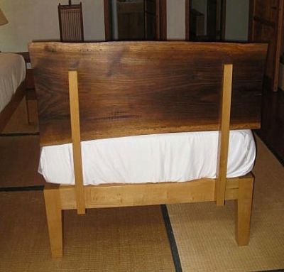 Beds on Asian Style Slab Headboard   Maple Frame Twin Beds With Square Foot